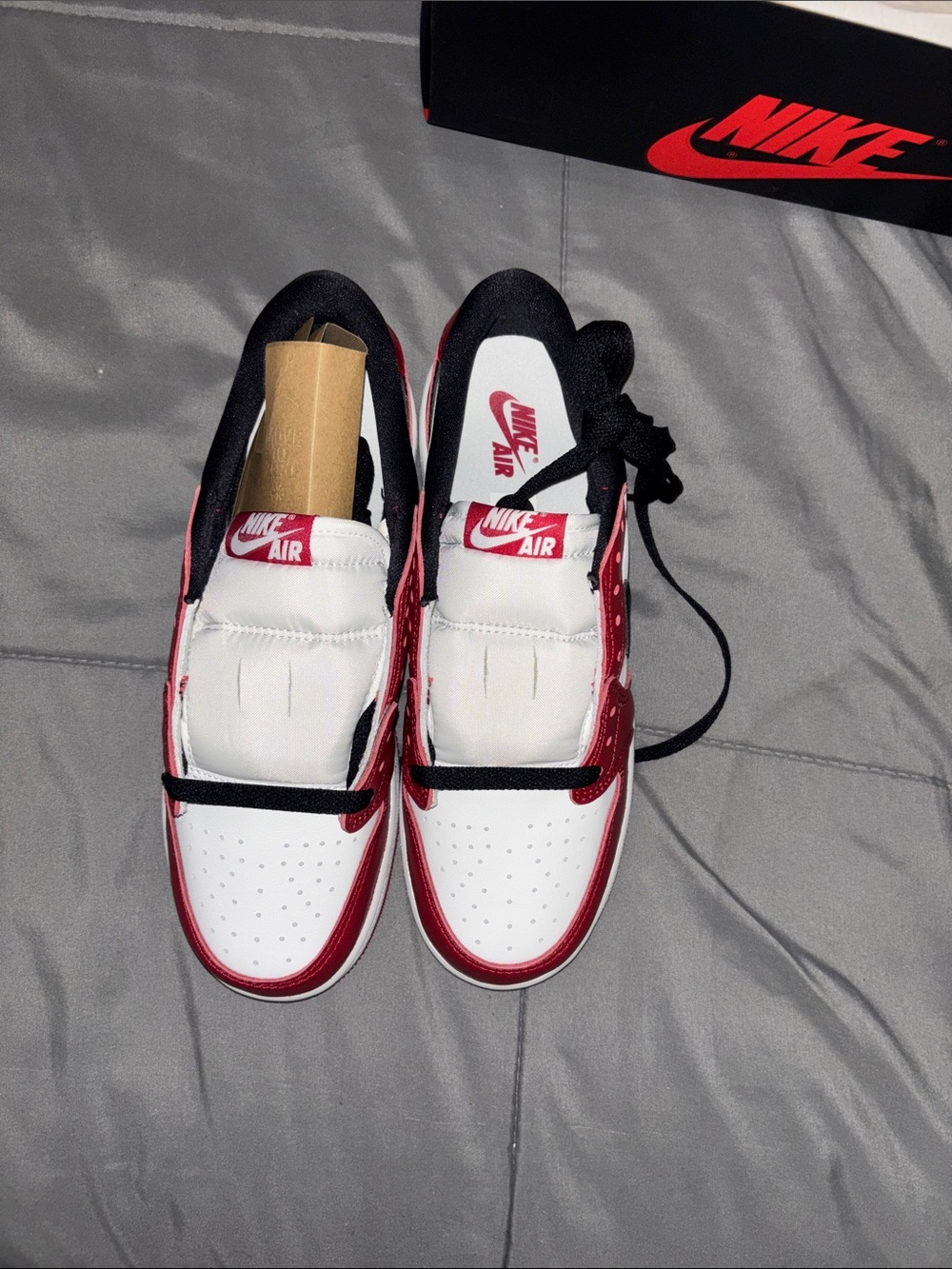 Jordan 1 low Chicago Sneakers in Red, White & Black - Picture 3 of 6